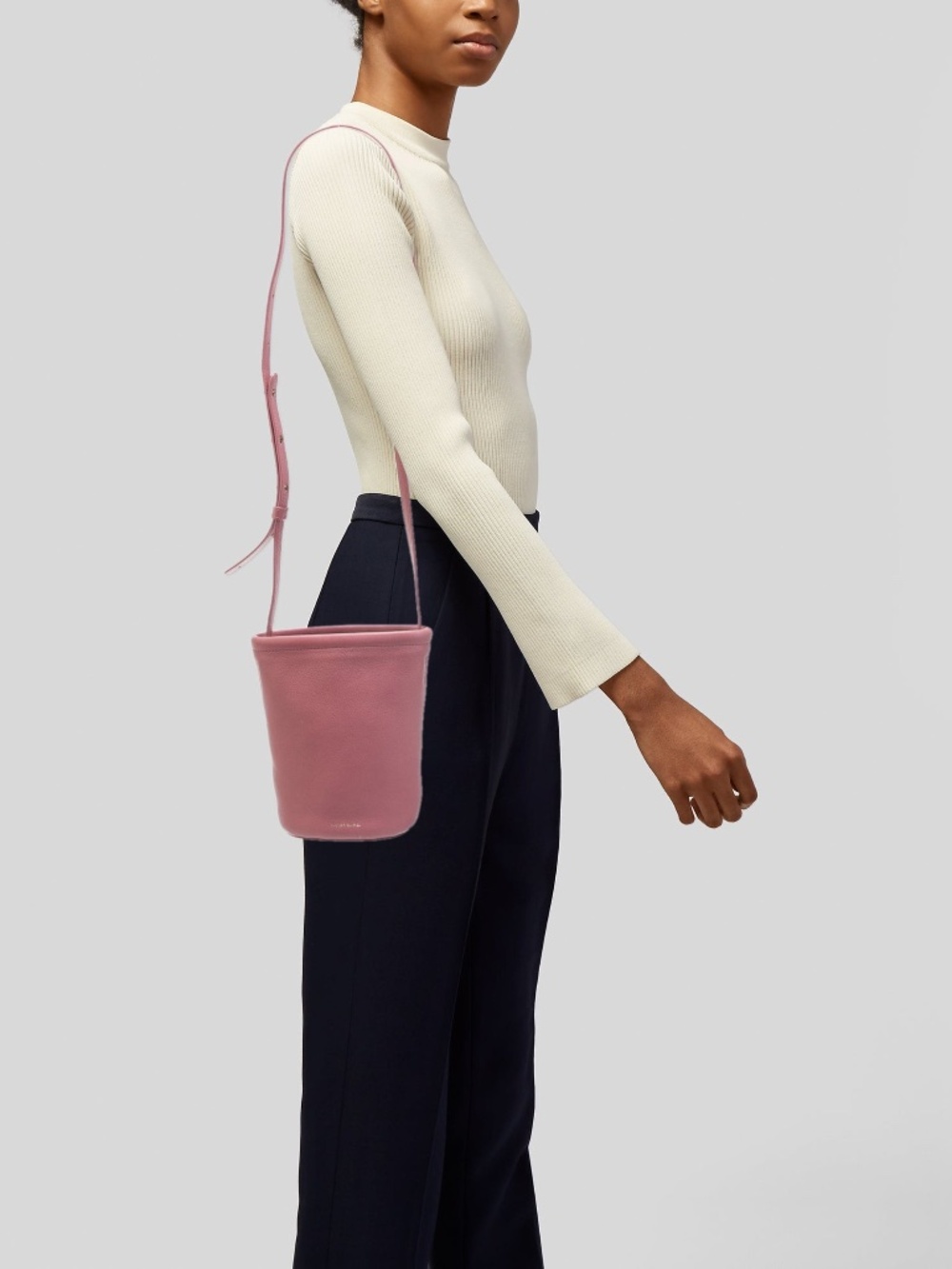 LAST CHANCE Mansur Gavriel Italian Leather Bucket Crossbody Bag in Pink - Picture 4 of 8